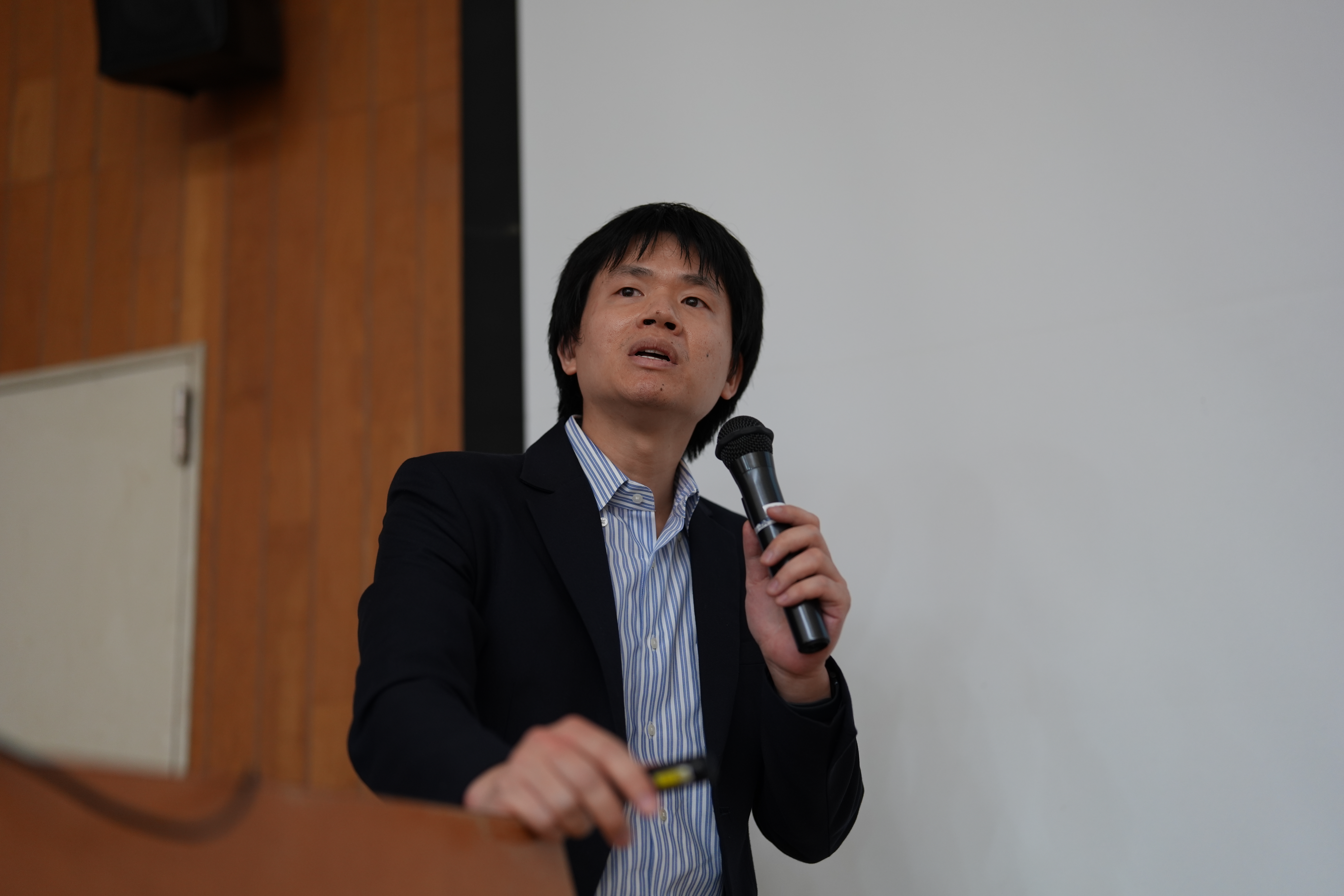 トープラサートポン先生によるカリキュラム紹介